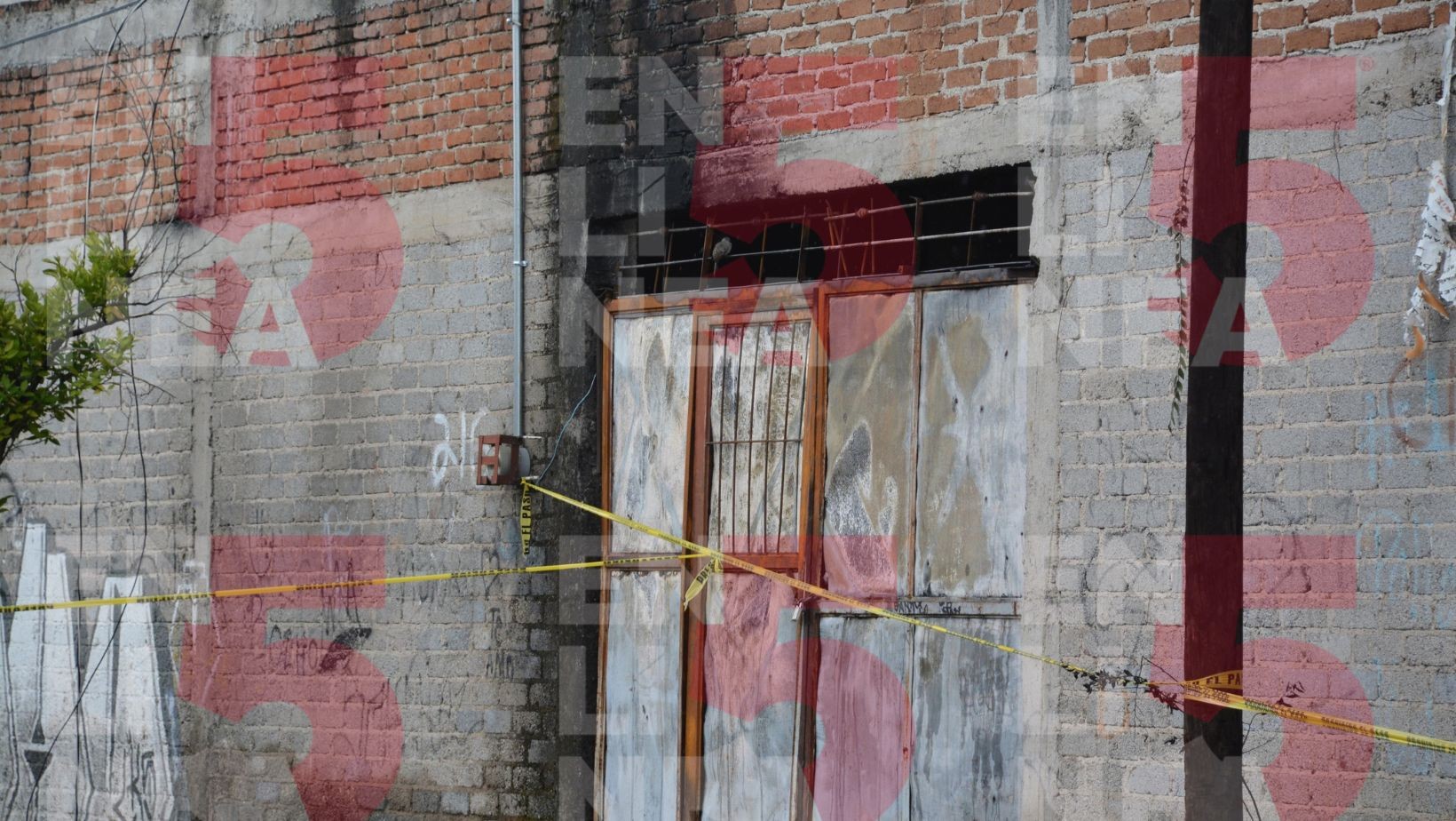Localizan cuerpo calcinado tras incendio en recicladora de León