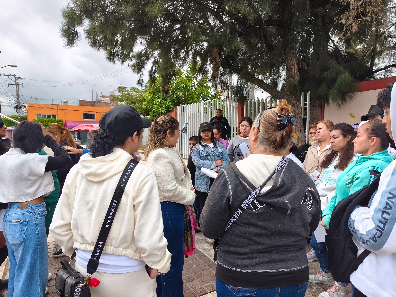 Marchan en Apaseo el Alto para exigir justicia por el feminicidio de Karla