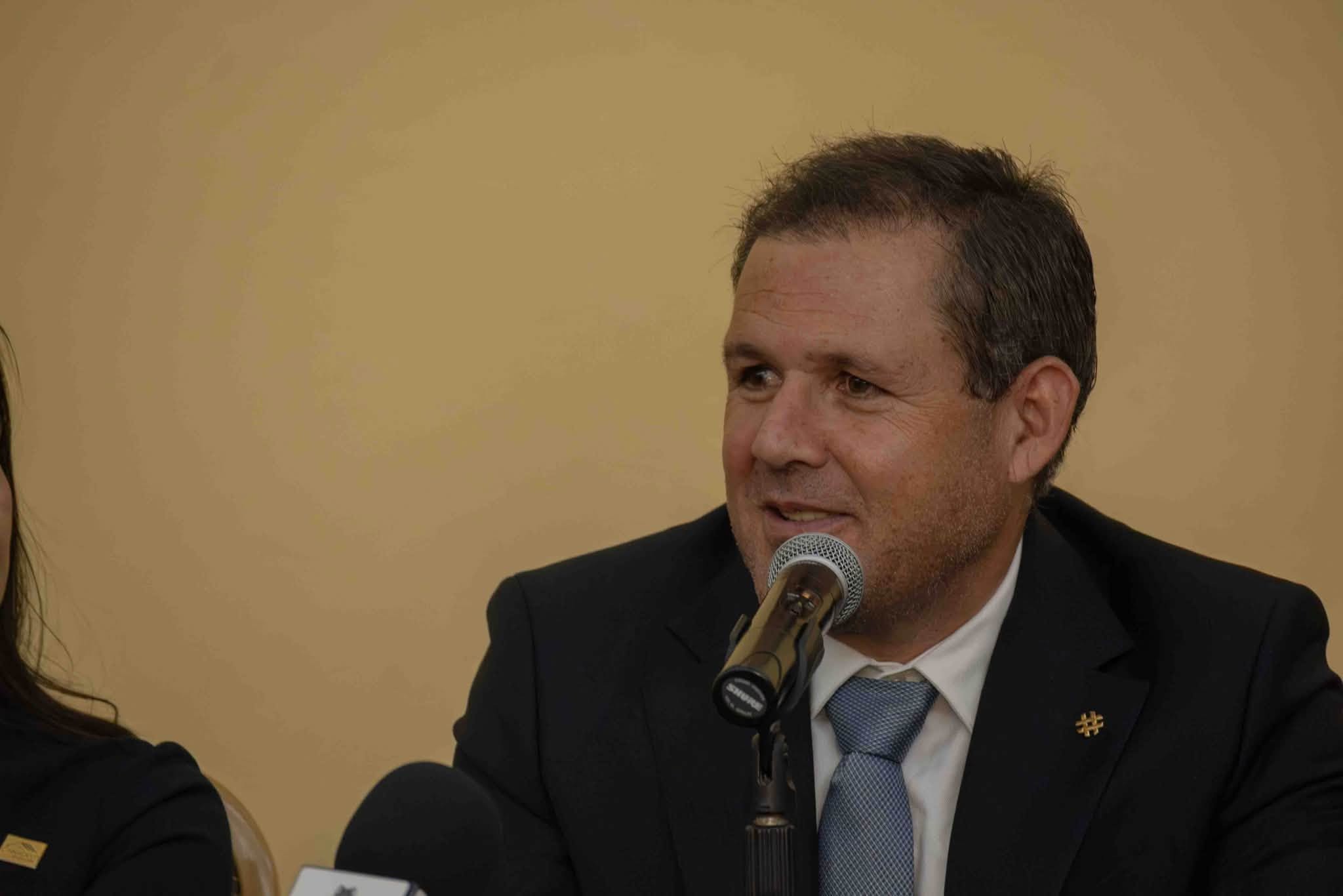 Mauricio Battaglia asume el CCEL y plantea elevar la calidad del empleo en León
