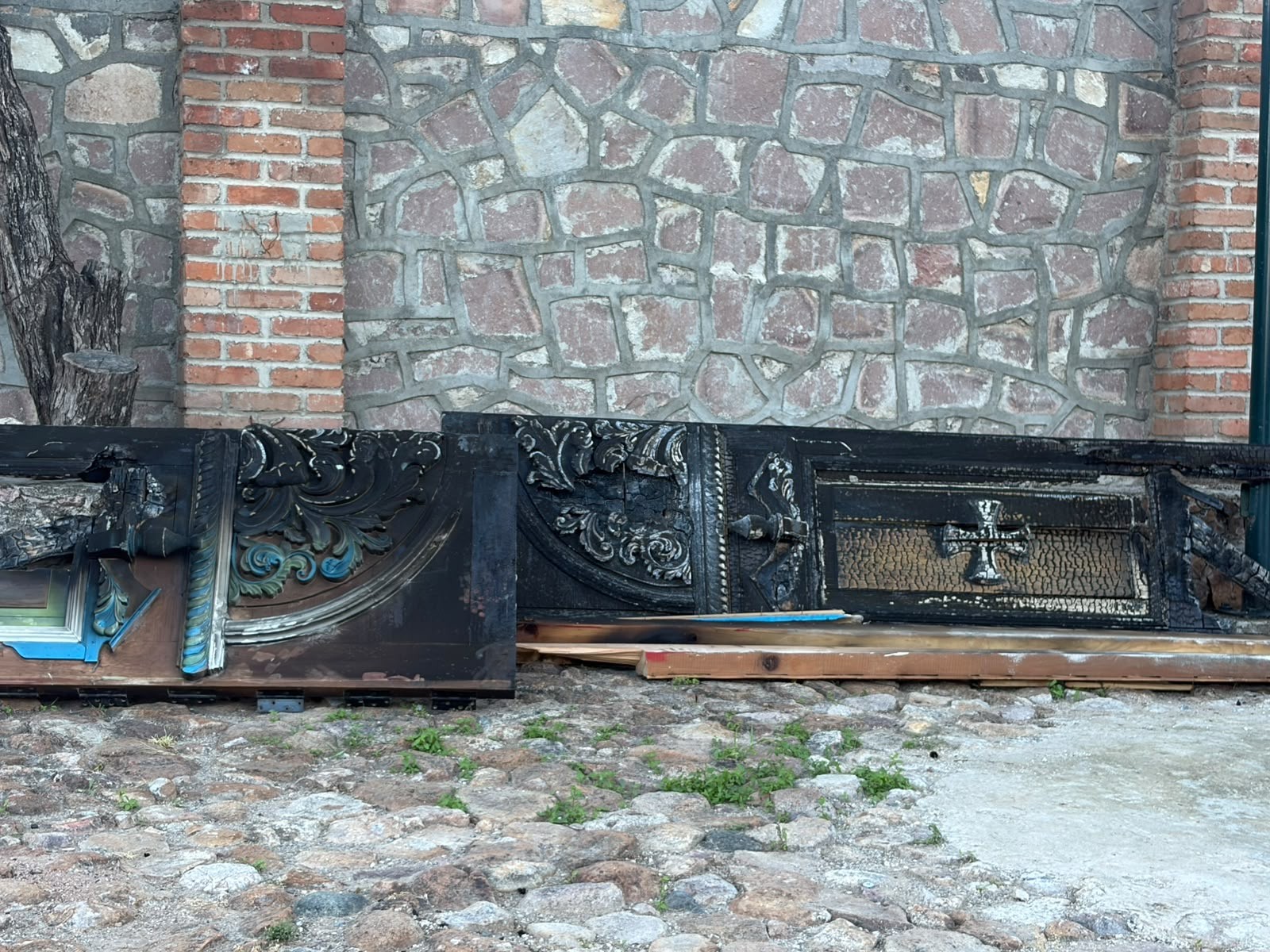 Caen dos sospechosos por robo y quema de imágenes religiosas en templo de La Laborcita Caen dos sospechosos por robo y quema de imágenes religiosas en templo de La Laborcita
