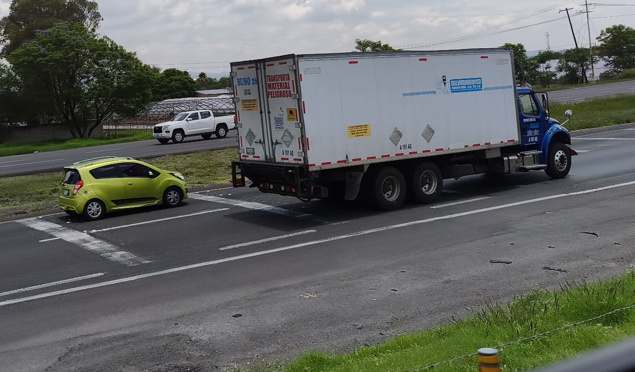 Falta de precaución provoca más accidentes en la autopista de Apaseo el Grande