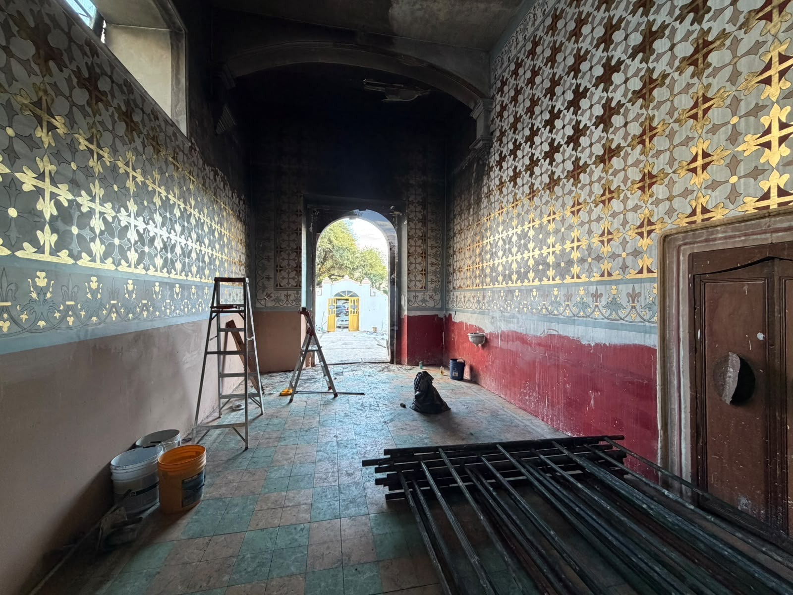 Caen dos sospechosos por robo y quema de imágenes religiosas en templo de La Laborcita Caen dos sospechosos por robo y quema de imágenes religiosas en templo de La Laborcita