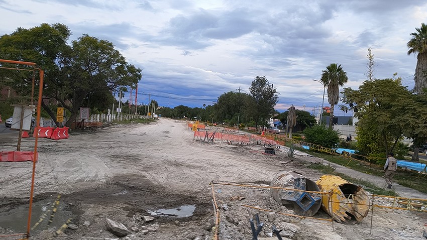 Inicia cimentación del paso elevado del tren; cerrarán avenida 12 de Octubre