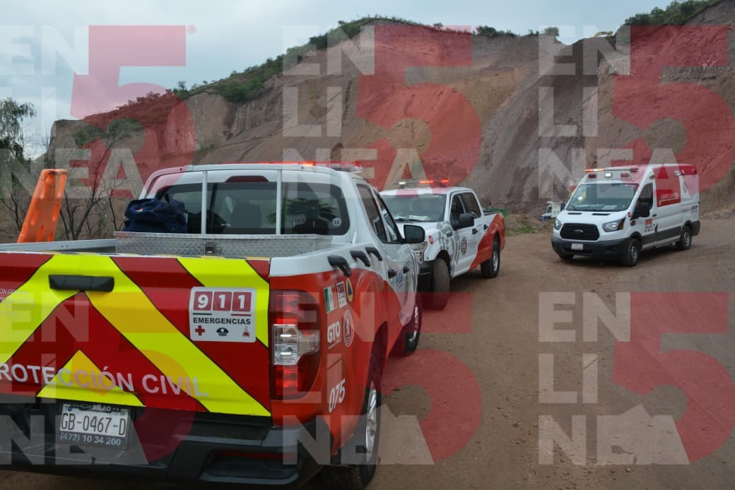 Rescatan a adulto mayor de una presa; se aferró a un tronco para sobrevivir Rescatan a adulto mayor de una presa; se aferró a un tronco para sobrevivir
