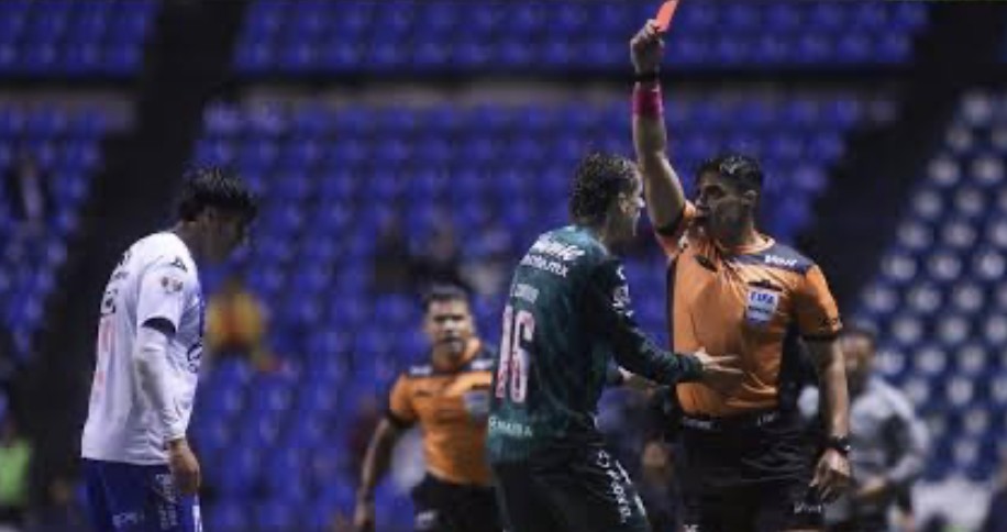 Jordi Cortizo reconoce su error y se disculpa tras su expulsión ante Puebla