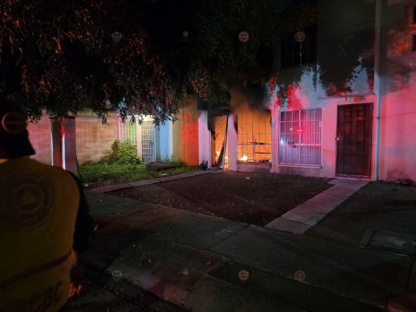 Sofocan incendio en vivienda de Villas del Bajío en Celaya