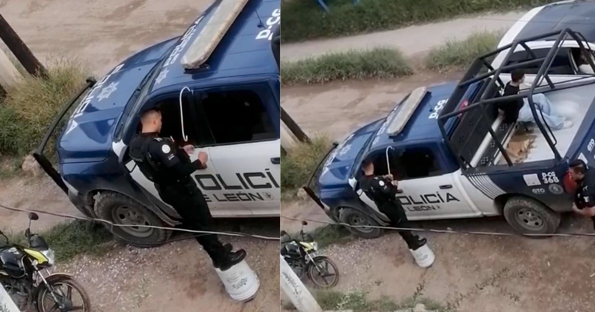 Policía de León olvida las llaves dentro de su patrulla y aplica un curioso método para recuperarlas