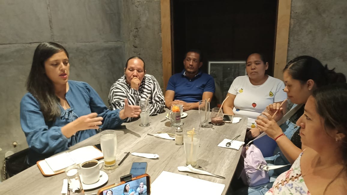 Exigen destitución de directora de la primaria Ferrocarriles Nacionales en Acámbaro