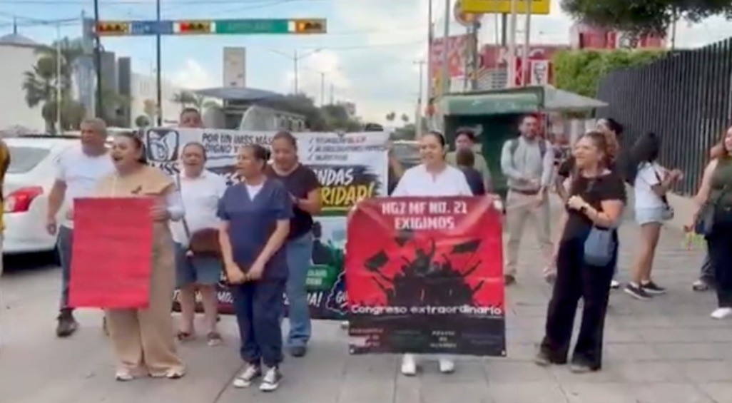 Trabajadores del IMSS en León denuncian amenazas durante protestas por aumento salarial