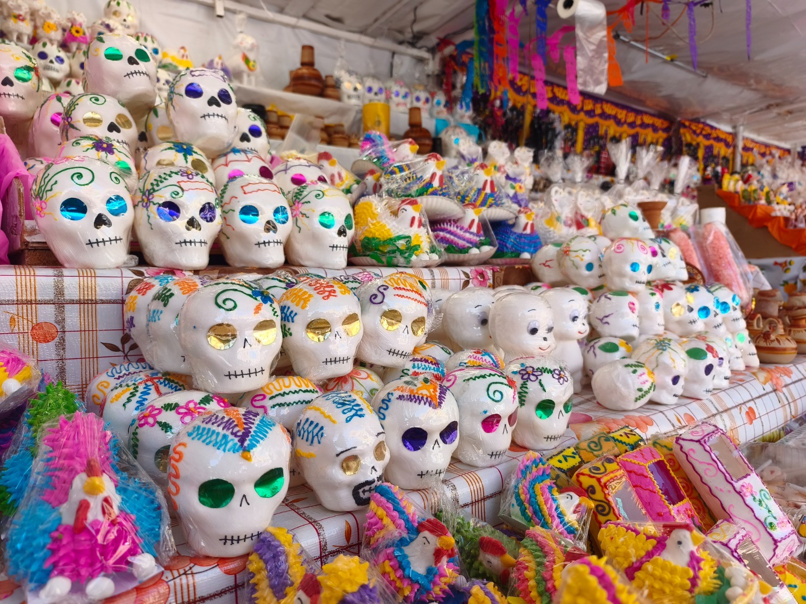 Artesanos del alfeñique esperan buenas ventas en Cortazar