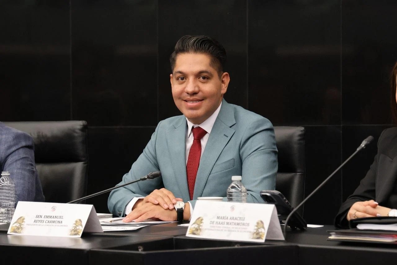 Emmanuel Reyes confirma registro en Morena por León y defiende reunión con OnlyFans