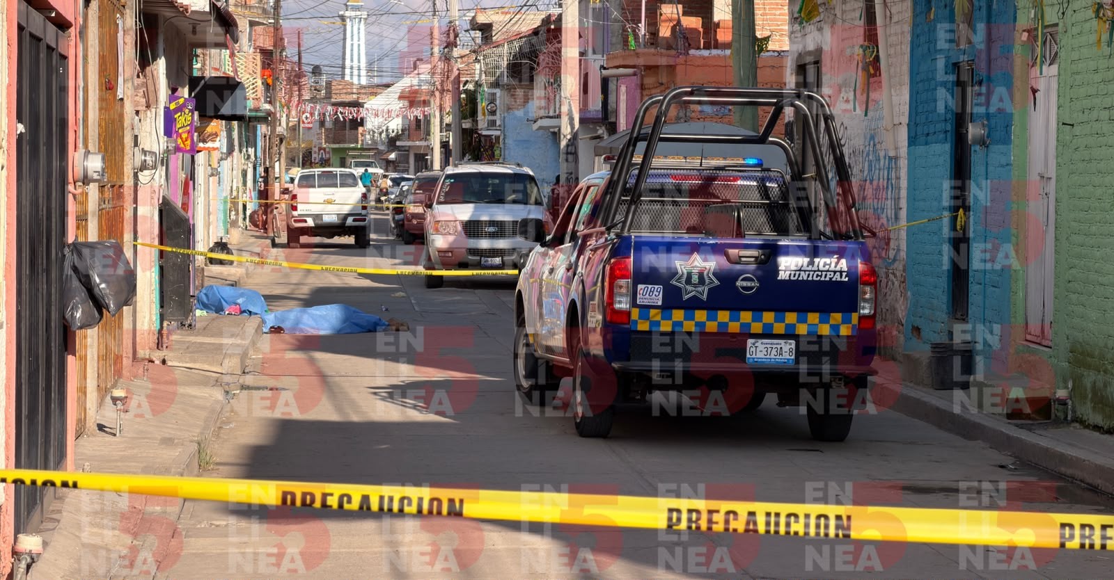 Tres hombres son ejecutados en plena calle en Silao Tres hombres son ejecutados en plena calle en Silao