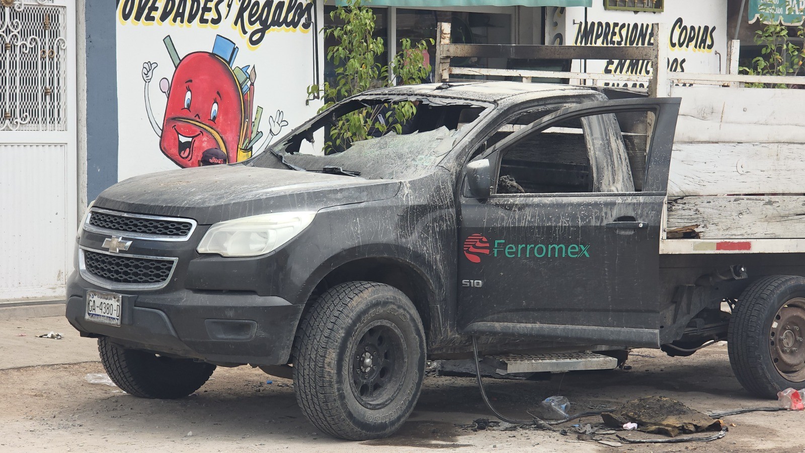 Queman camioneta de Ferromex en la colonia El Paraíso de Celaya