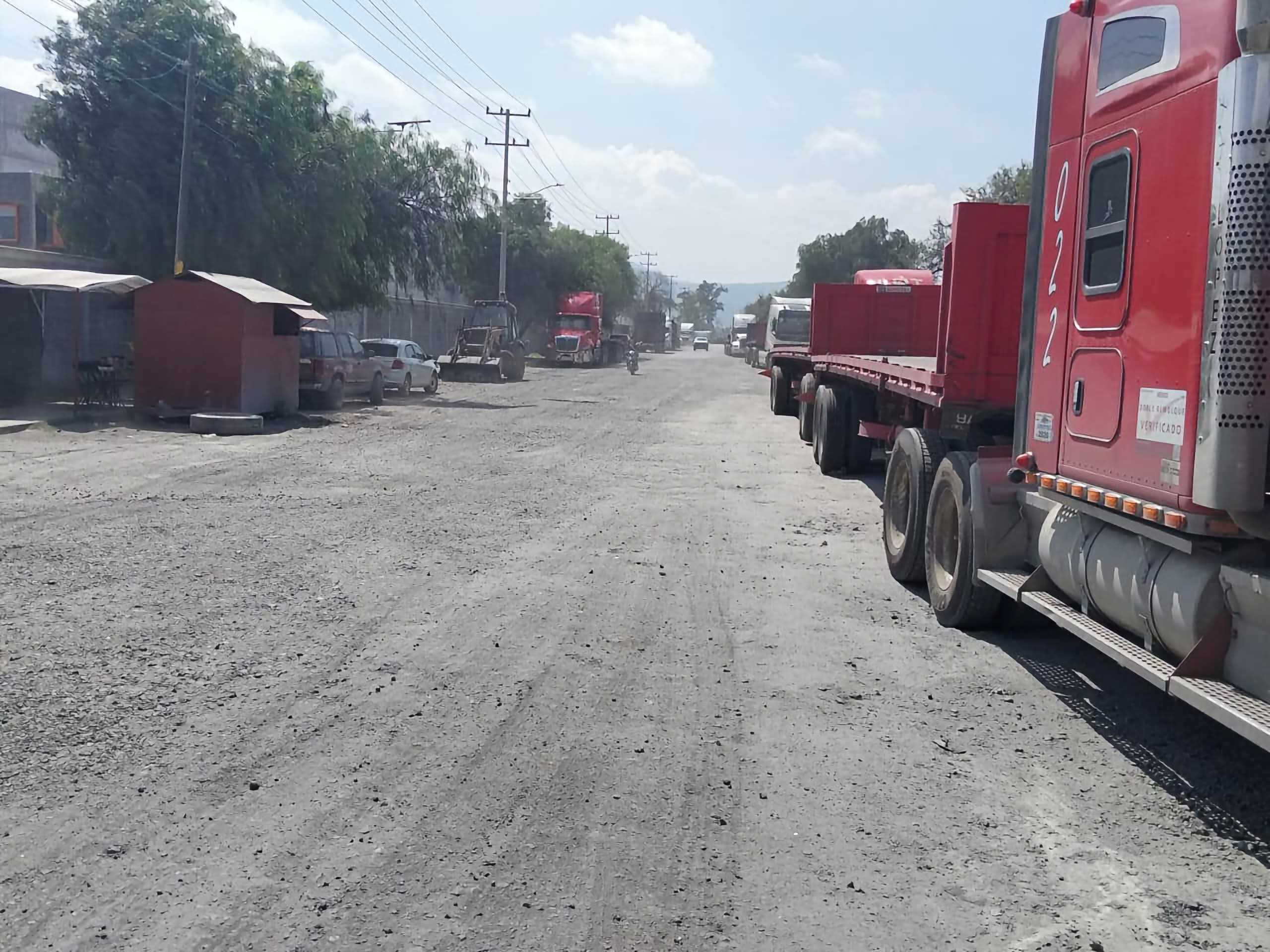 Buscan liberar acceso a Cerrito de Hierbas y El Rehilete por estacionamiento de tráileres