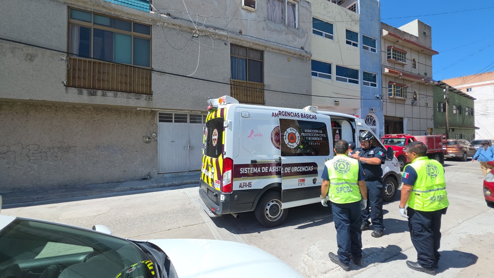 Cae elevador doméstico; adulto mayor resulta gravemente herido
