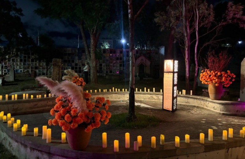 Entre tumbas y leyendas: así arrancaron los recorridos nocturnos en San Nicolás