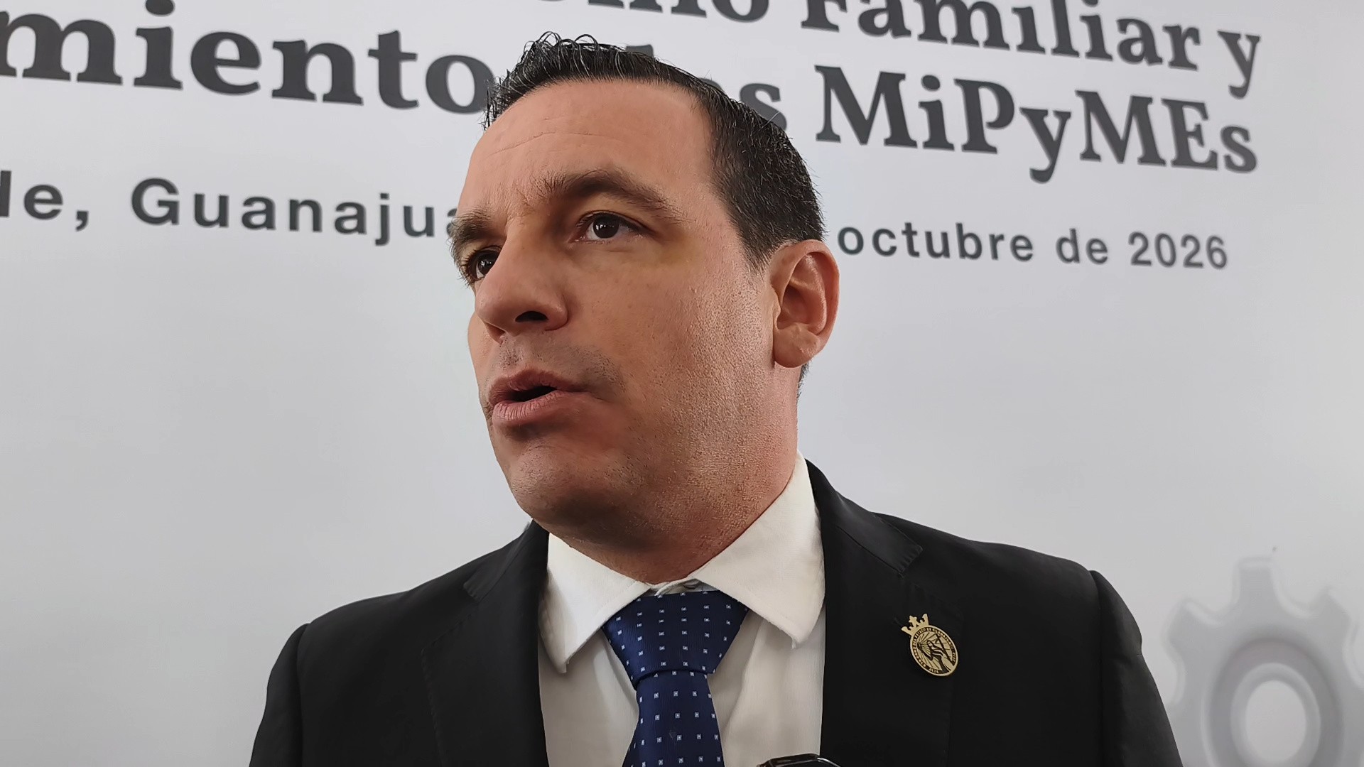 Buscan piso parejo para taxis tradicionales y Ubers en Guanajuato