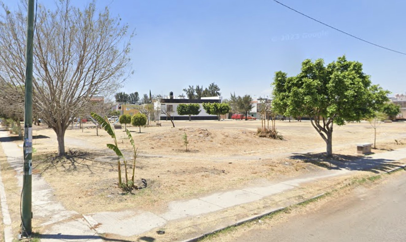 Tras incendio de vehículo oficial, retomarán rehabilitación del parque Calesa