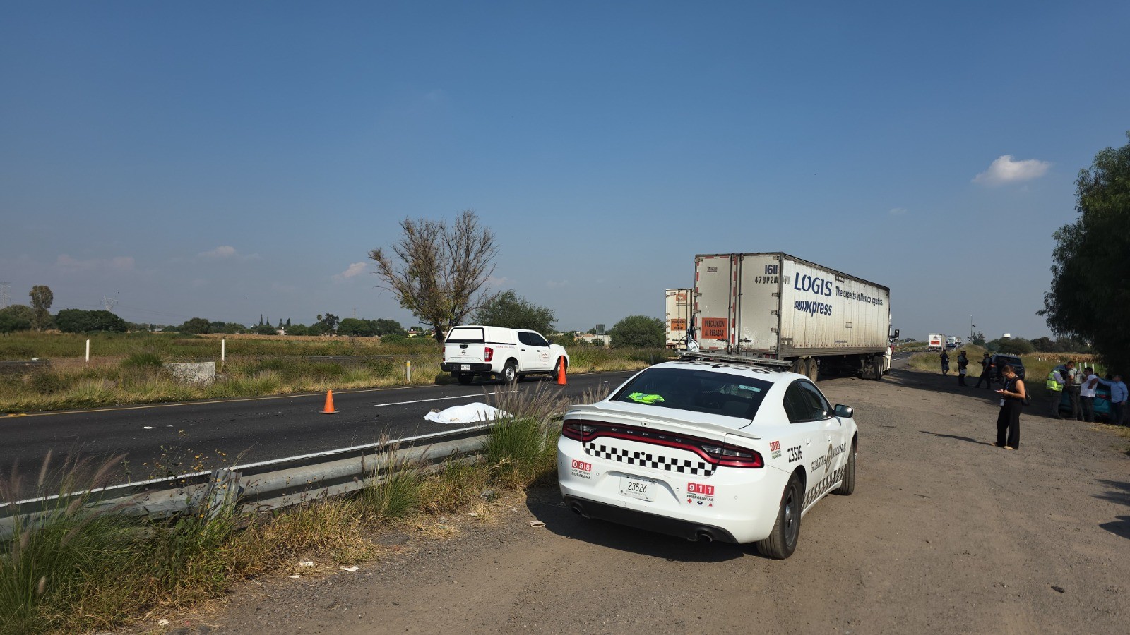 Muere mujer de 67 años tras choque de camioneta contra tráiler en la Salamanca-Querétaro