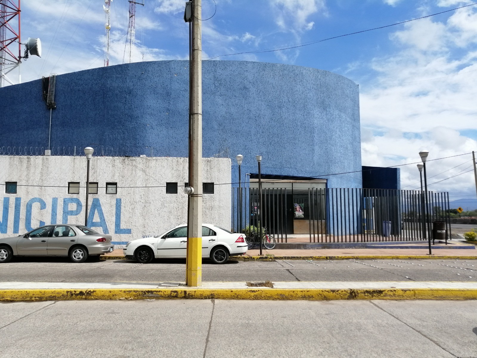 Villagrán mantiene indemnizaciones a familias de ocho policías caídos