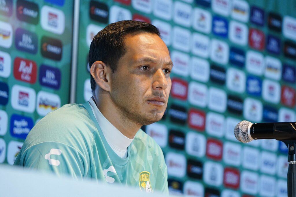 Me gustaría cumplir muchísimos partidos más en León: Rodolfo Cota 