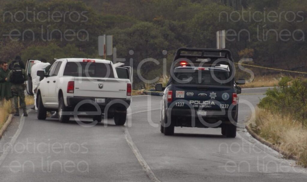 Hallan cadáver a la orilla de la carretera en Hacienda Arriba