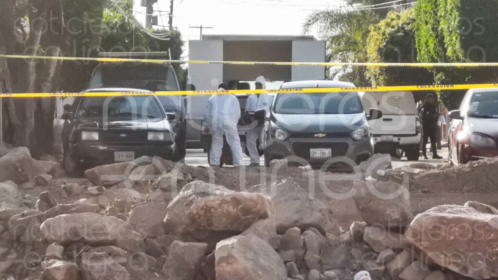 Abandonan cadáver encobijado en la colonia San Marcos