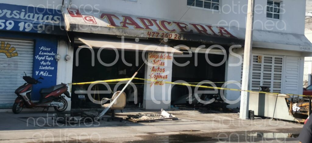 Hombre muere calcinado tras incendio en una tapicería de León