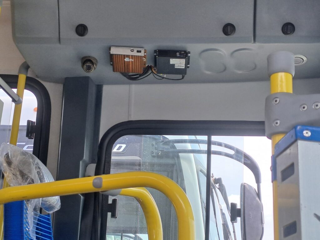 Instalan cámaras de videovigilancia en camiones de León 