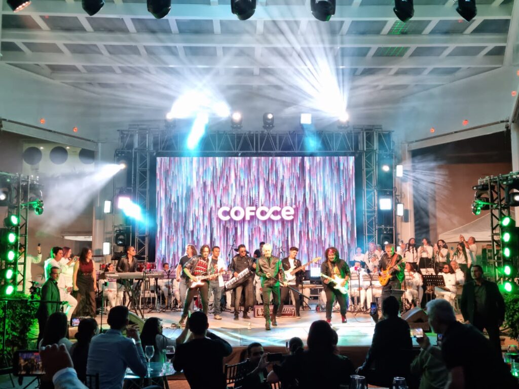 Se avienta ‘palomazo’ vocalista de Iron Maiden en León