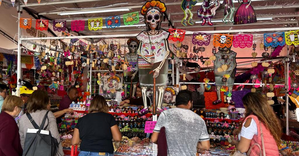 Comerciantes de la Feria del Alfeñique reportan ventas lentas