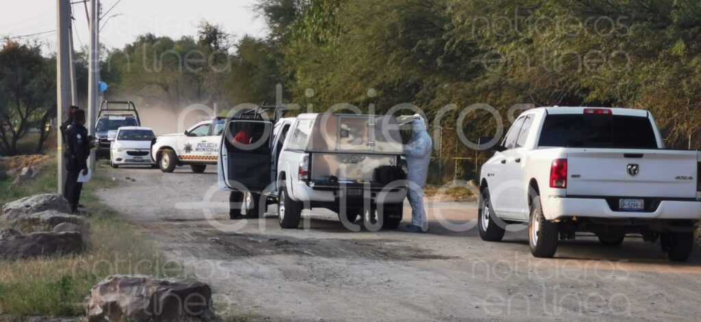 Asesinan a mujer en una calle de terracería en León