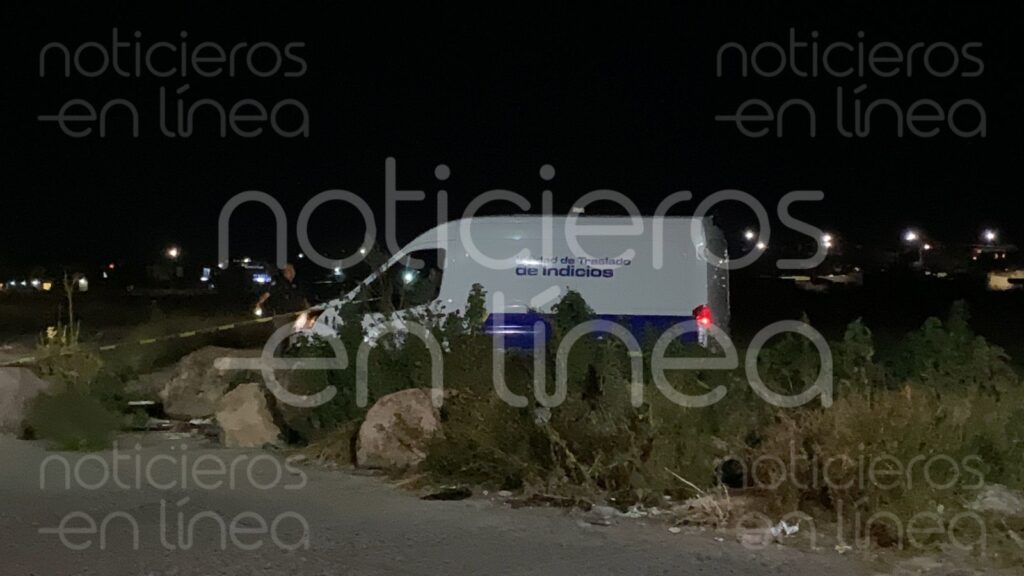 Choca patrulla al atender reporte de robo a carniceros