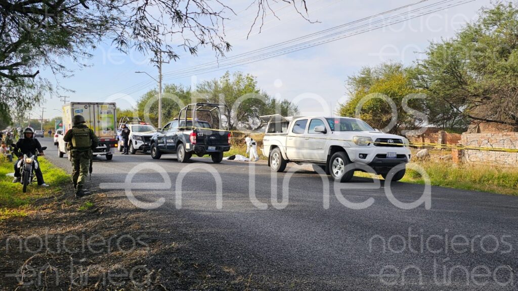 Hallan a mujer sin vida a la orilla de la carretera en León