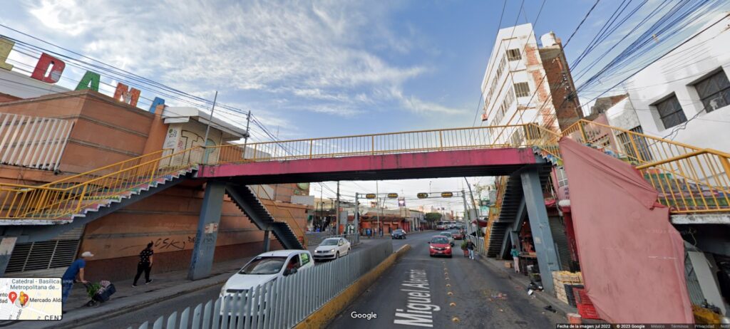 Advierten colectivos de movilidad riesgos de puentes peatonales en Guanajuato