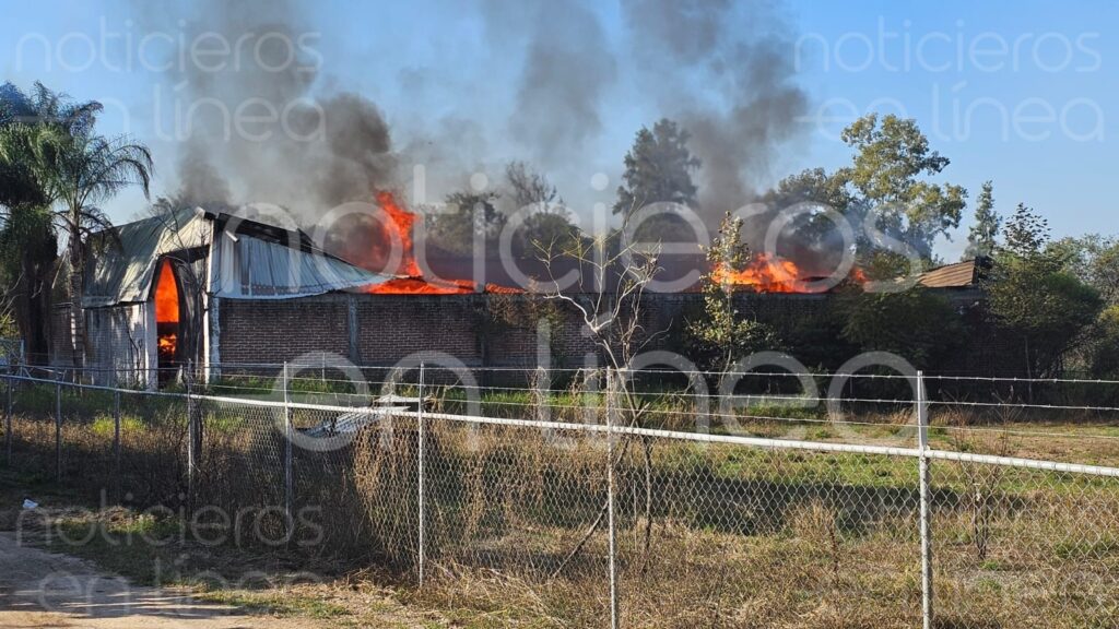 Se incendia bodega en la colonia Guadalupe Victoria