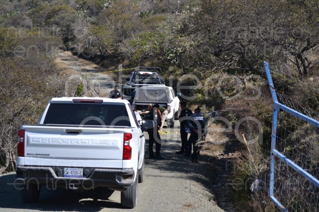 Hallan cadáver de un hombre entre la hierba en la comunidad Llano Grande