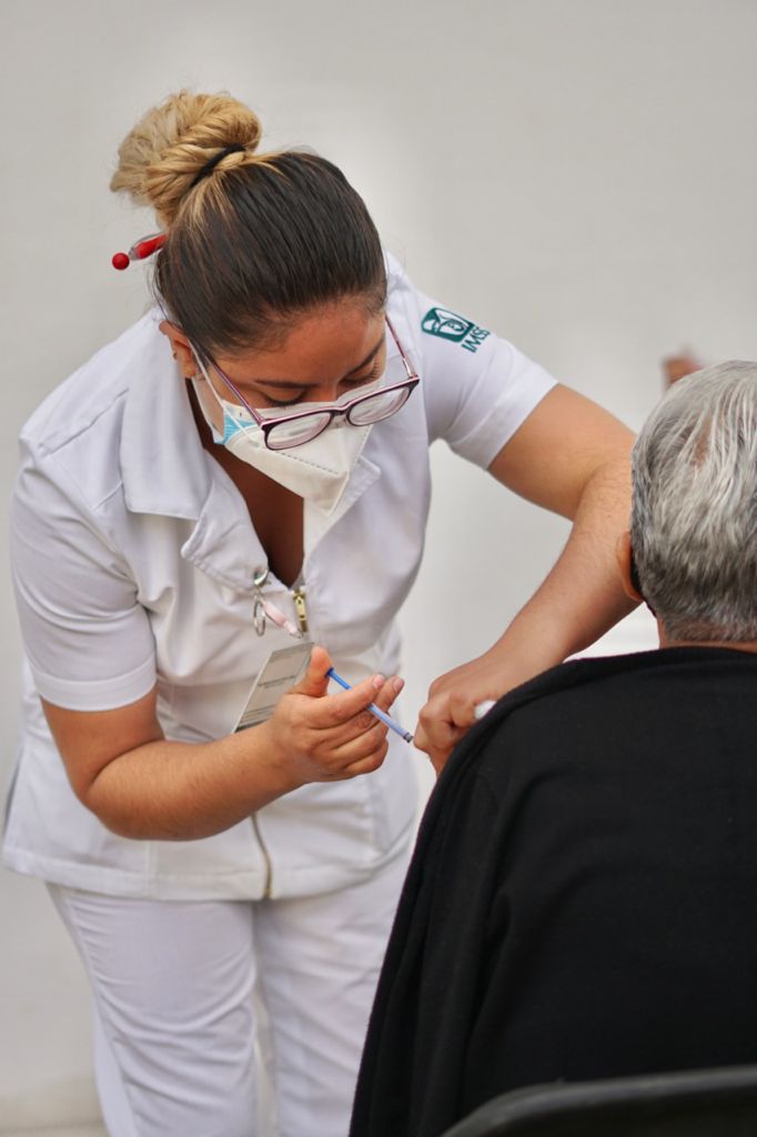Guanajuato: Aún quedan vacunas anticovid en el IMSS; estos son los requisitos