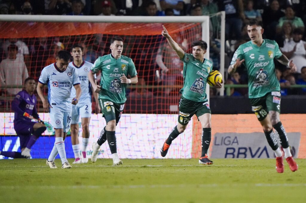 La Máquina del Cruz Azul arrolla a 'La Fiera'