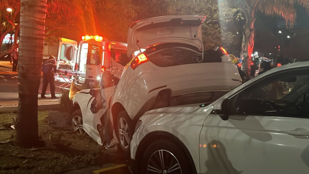 Muere mujer tras accidente automovilístico en Villas del Juncal