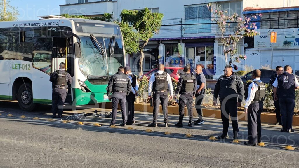 'Oruga' atropella a ciclista en el López Mateos; detienen al conductor