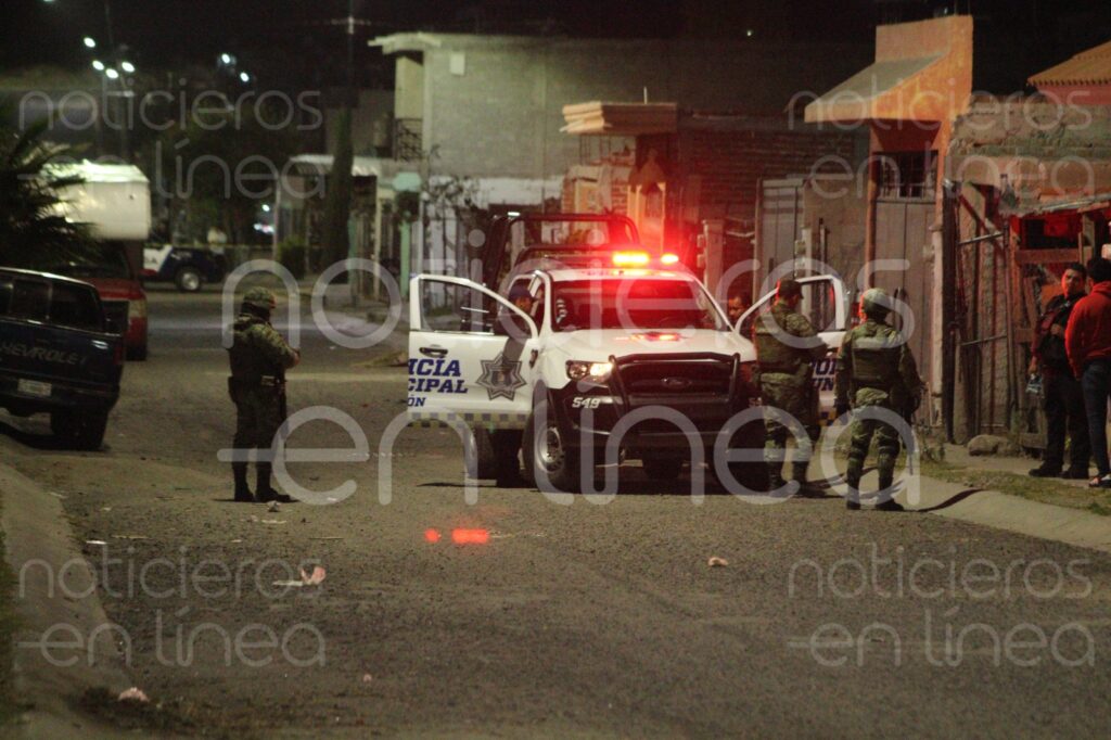Hallan tres cuerpos en León; dos en la vía pública y otro dentro de una casa