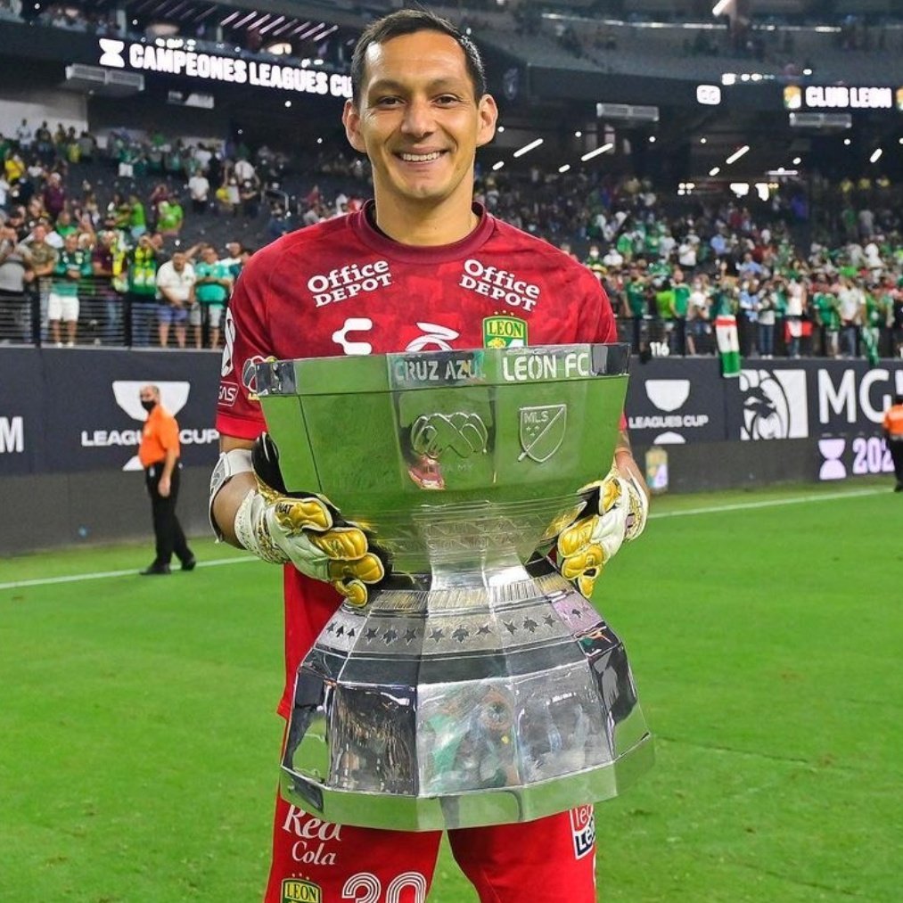 Rodolfo Cota cumple 400 partidos jugados en Primera División