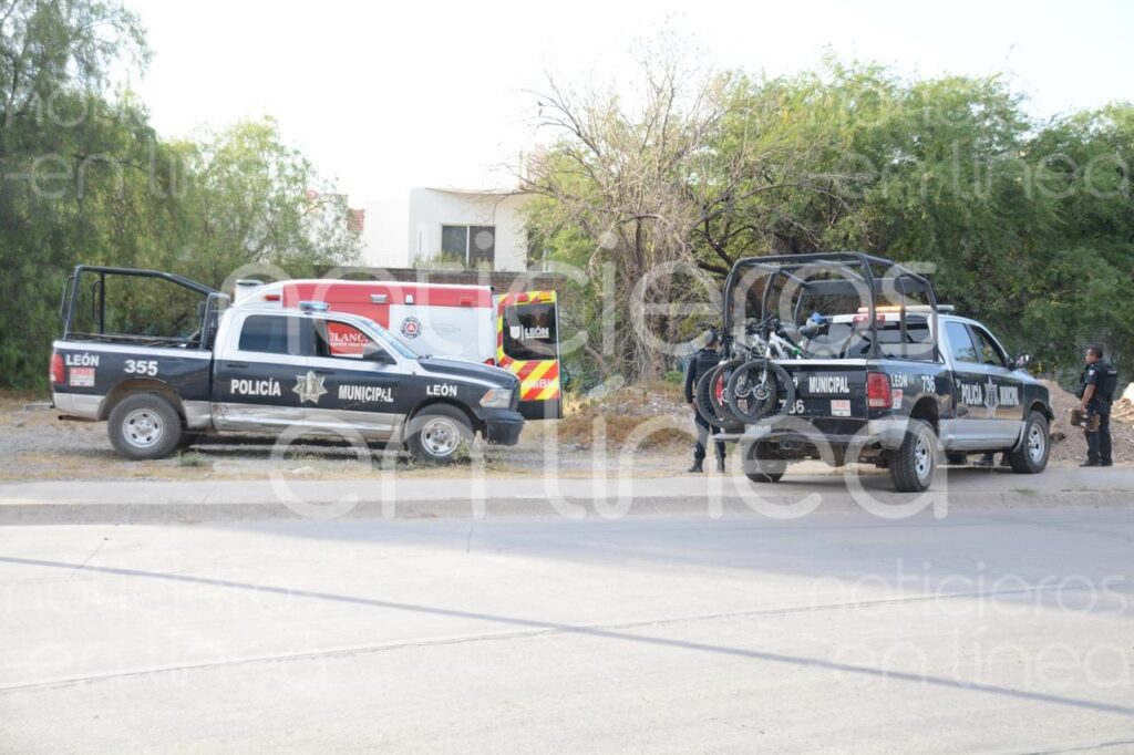 Hombre intenta disparar al aire y se lesiona en la colonia Los Naranjos
