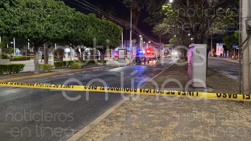 Atacan a balazos a pareja en el Parque Juárez; hay un muerto