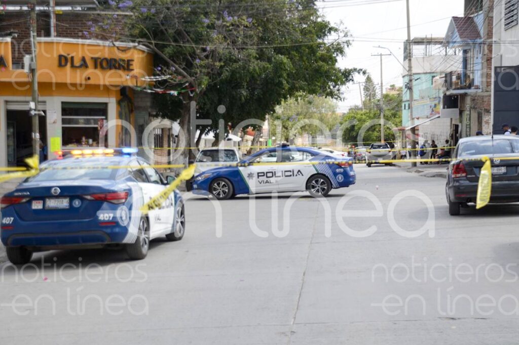 Motociclista atropella a mujer en Ciudad Satélite; iba a exceso de velocidad