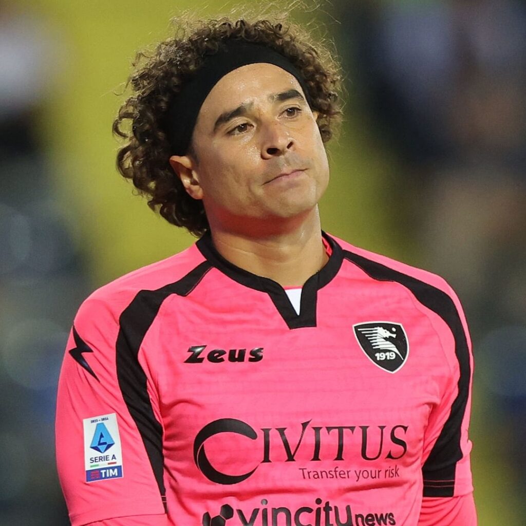Guillermo Ochoa podría volver a la Liga MX con el Club León