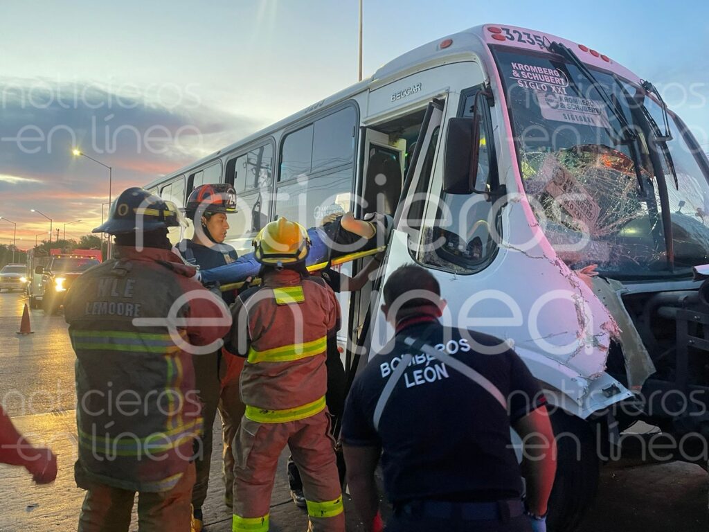 Camionazo en el Ecobulevar deja 35 heridos