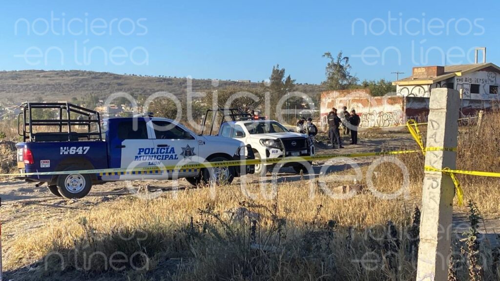 Dejan cuerpo envuelto en una cobija en Balcones de la Joya