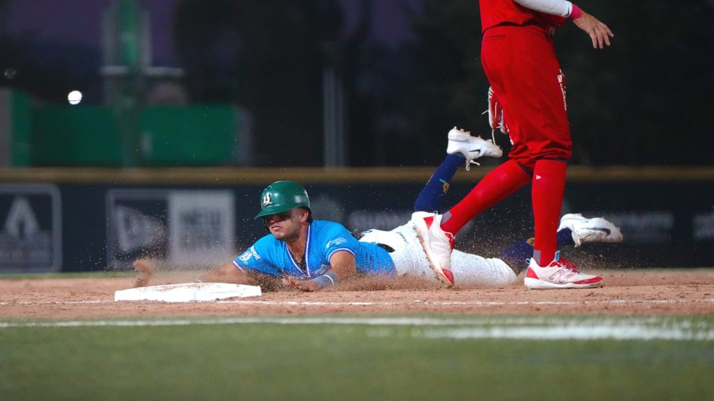 Los Bravos de León vencen al Águila y se llevan la serie en casa